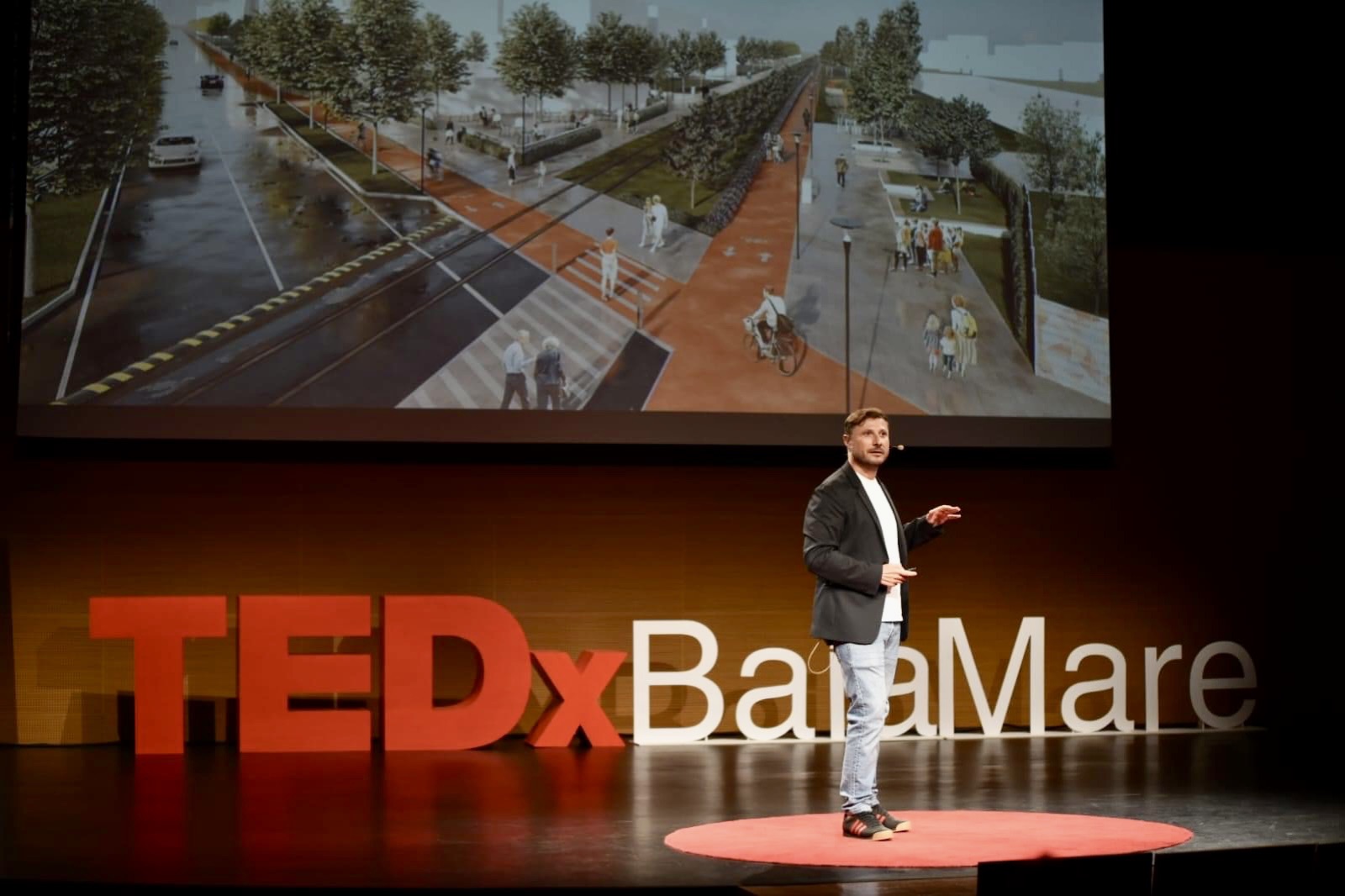 Prezentare pe scena TEDx Baia Mare