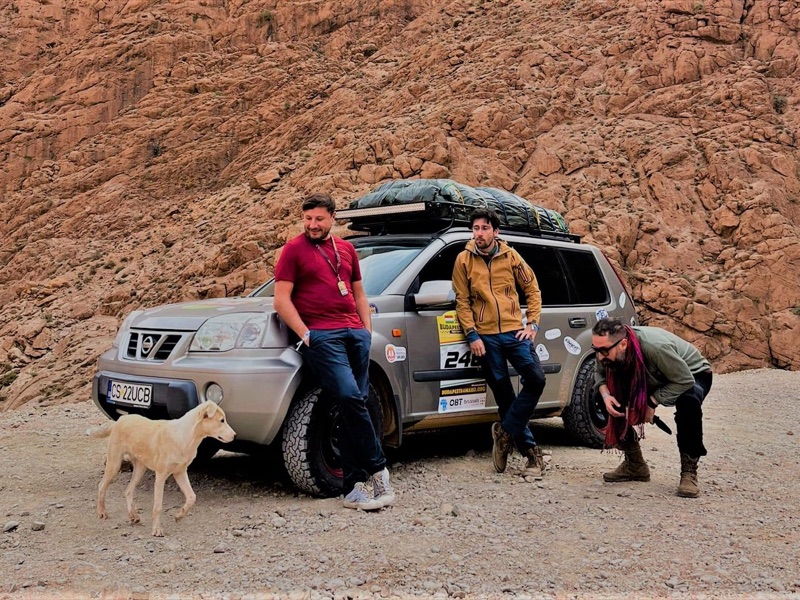 Grațian Mihăilescu and the UCaB expedition team